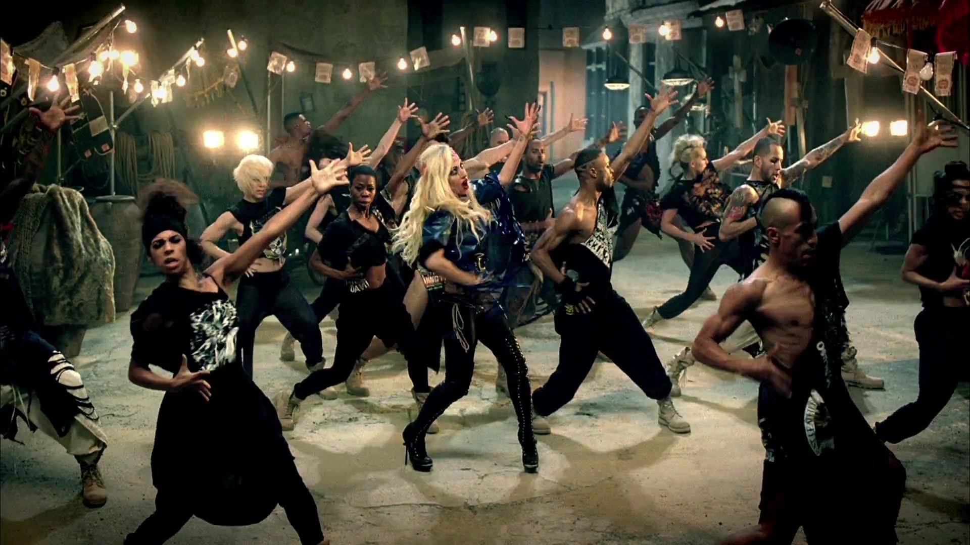 Lady gaga judas remix. Леди Гага Иуда. Джудас леди Гага образ. Джудас танец.